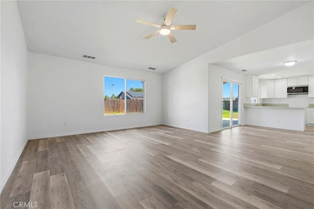 1921 S Kerckhoff Way, Hanford, CA 93230