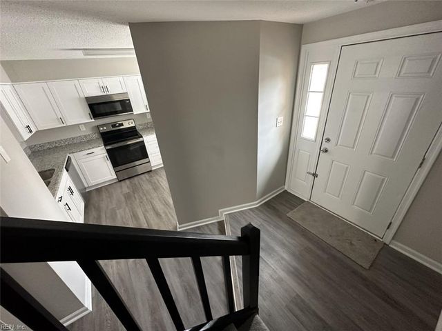 1117 Crist PL, Virginia Beach, VA 23454