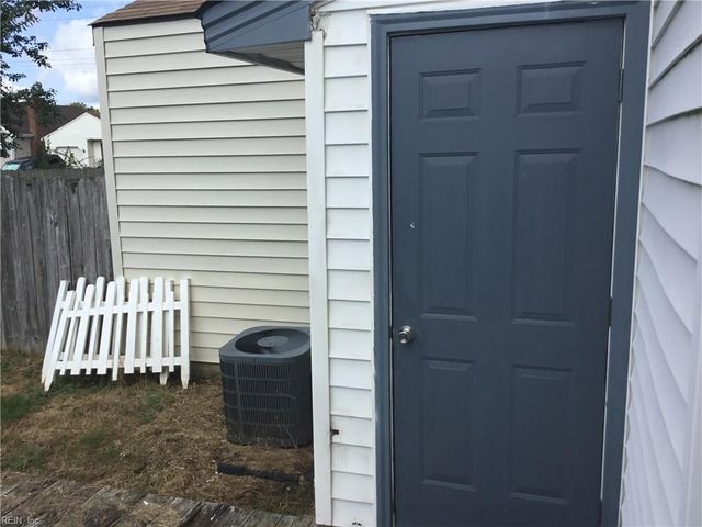 1117 Crist PL, Virginia Beach, VA 23454