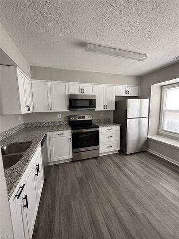 1117 Crist PL, Virginia Beach, VA 23454