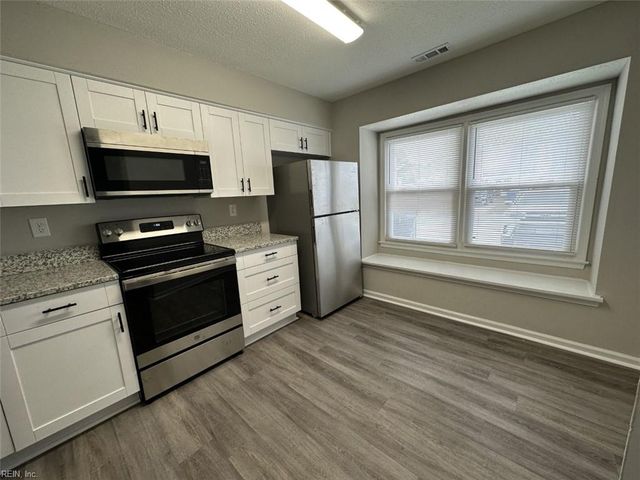 1117 Crist PL, Virginia Beach, VA 23454