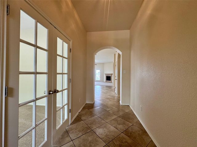 1692 Amberwood LOOP, Kyle, TX 78640