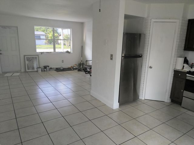 330 NW 38th Street, Deerfield Beach, FL 33064