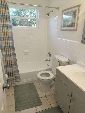 330 NW 38th Street, Deerfield Beach, FL 33064