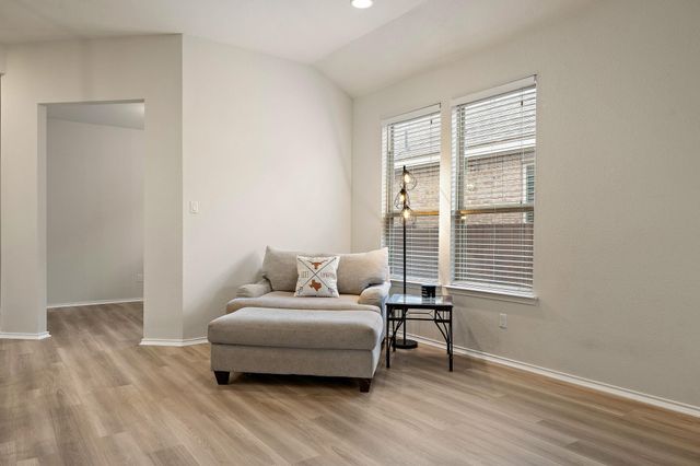 301 Normal School WAY, Liberty Hill, TX 78642