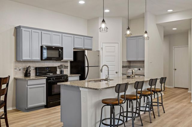 301 Normal School WAY, Liberty Hill, TX 78642