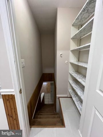 3704 BEVAN DR, Fairfax, VA 22030