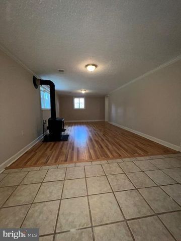 3704 BEVAN DR, Fairfax, VA 22030