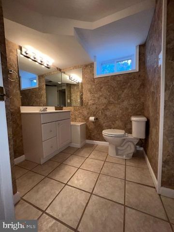 3704 BEVAN DR, Fairfax, VA 22030