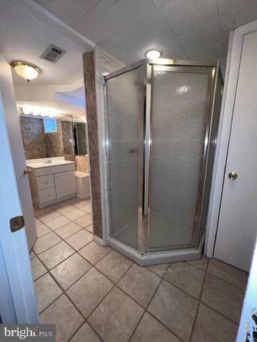 3704 BEVAN DR, Fairfax, VA 22030