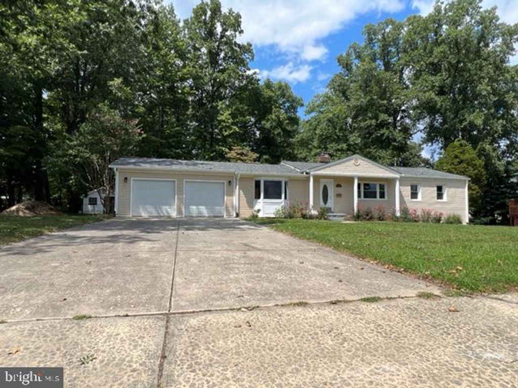 3704 BEVAN DR, Fairfax, VA 22030