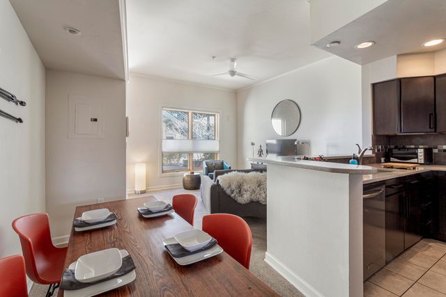 110 Richmond Drive SE UNIT 207, Albuquerque, NM 87106