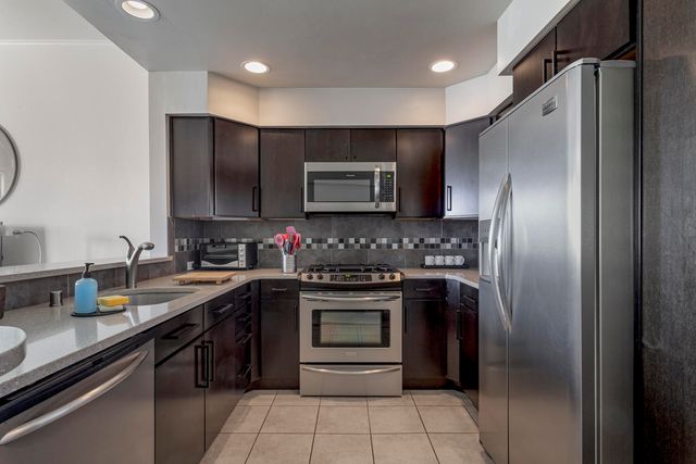 110 Richmond Drive SE UNIT 207, Albuquerque, NM 87106