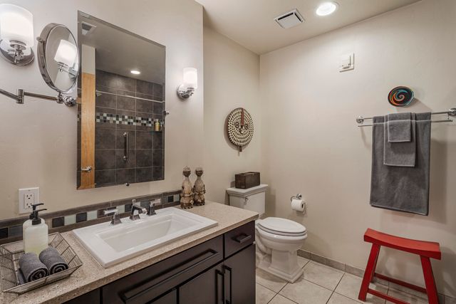 110 Richmond Drive SE UNIT 207, Albuquerque, NM 87106