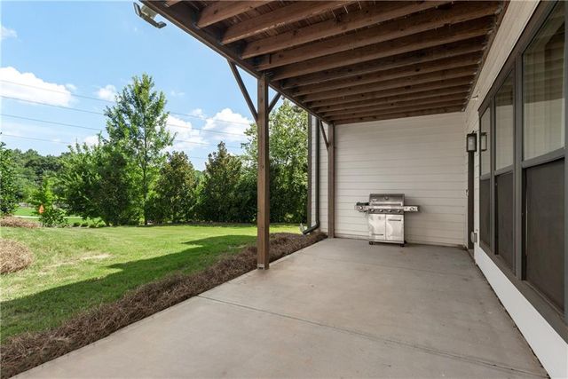 2111 Iverson SE Drive, Smyrna, GA 30080