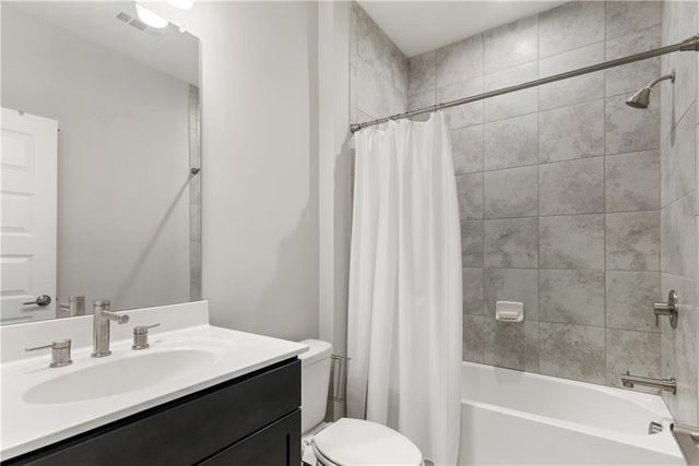 2111 Iverson SE Drive, Smyrna, GA 30080