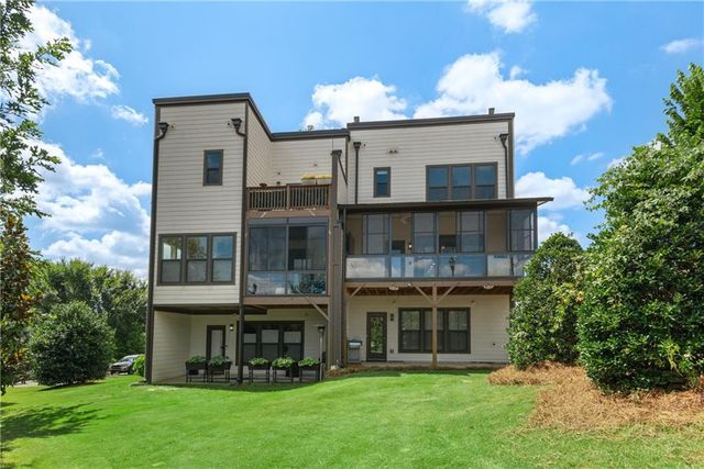 2111 Iverson SE Drive, Smyrna, GA 30080