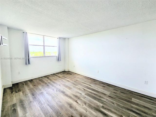 16465 NE 22nd Avenue 610, North Miami Beach, FL 33160