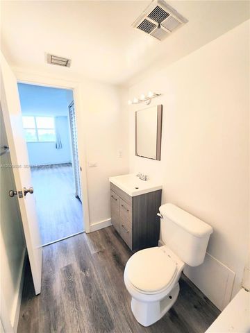 16465 NE 22nd Avenue 610, North Miami Beach, FL 33160