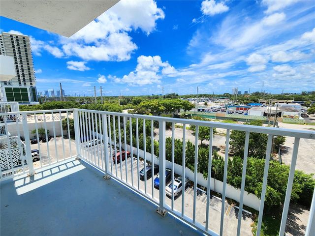 16465 NE 22nd Avenue 610, North Miami Beach, FL 33160