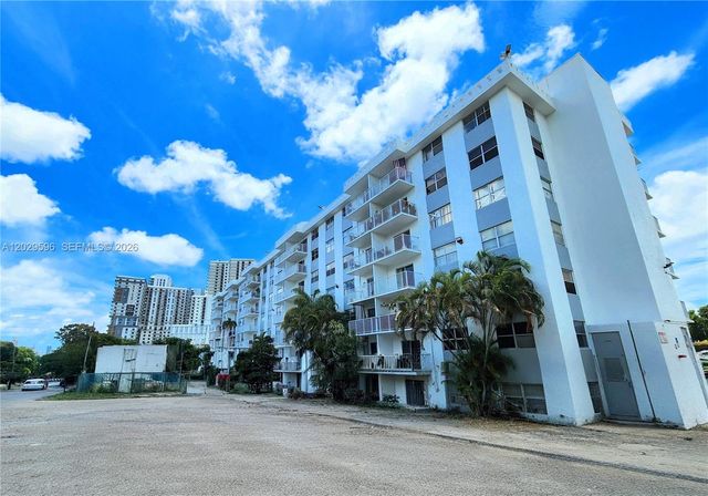 16465 NE 22nd Avenue 610, North Miami Beach, FL 33160