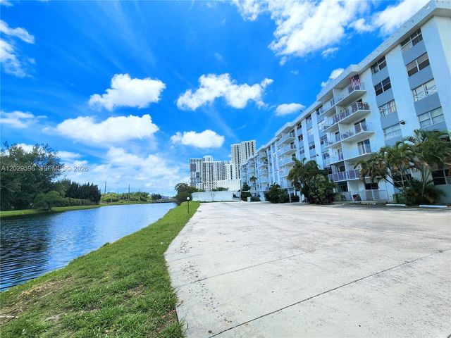 16465 NE 22nd Avenue 610, North Miami Beach, FL 33160