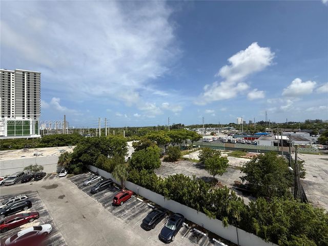 16465 NE 22nd Avenue 610, North Miami Beach, FL 33160