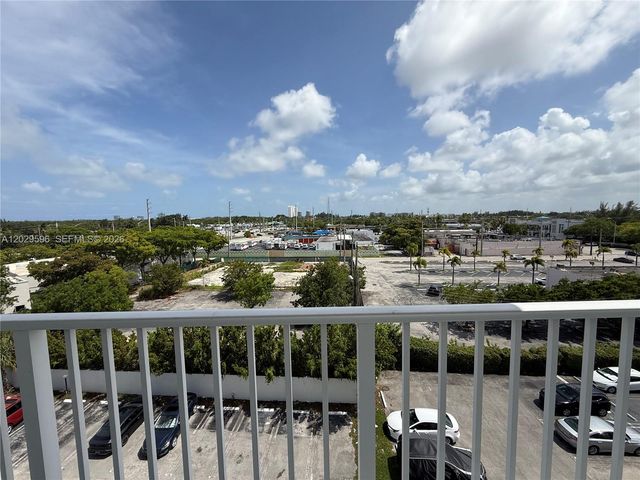 16465 NE 22nd Avenue 610, North Miami Beach, FL 33160