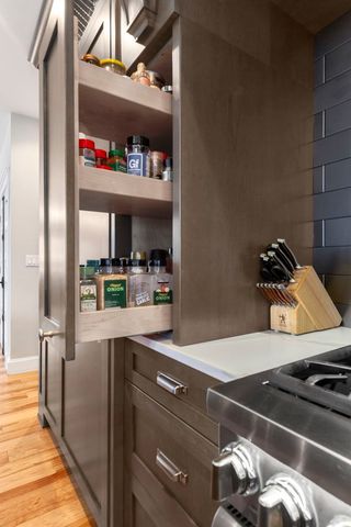 205 W Cook Avenue, Libertyville, IL 60048