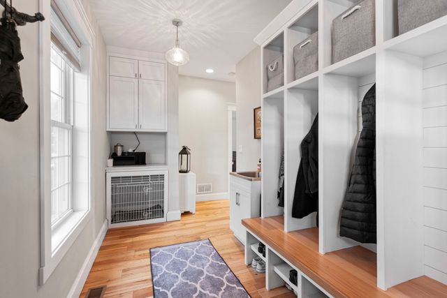 205 W Cook Avenue, Libertyville, IL 60048