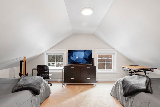 205 W Cook Avenue, Libertyville, IL 60048