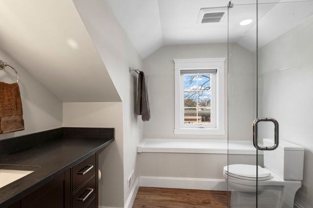 205 W Cook Avenue, Libertyville, IL 60048