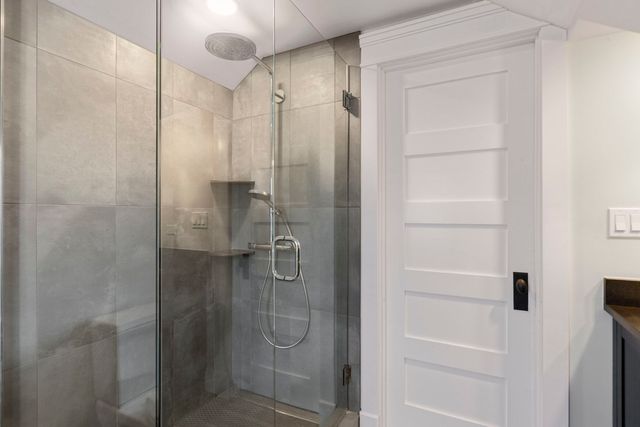 205 W Cook Avenue, Libertyville, IL 60048