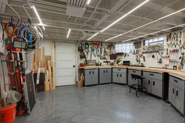 205 W Cook Avenue, Libertyville, IL 60048