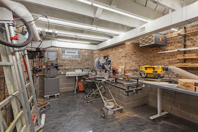 205 W Cook Avenue, Libertyville, IL 60048