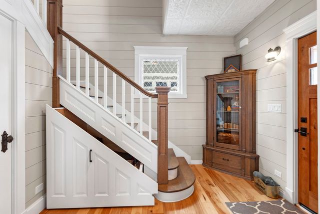 205 W Cook Avenue, Libertyville, IL 60048