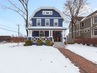 205 W Cook Avenue, Libertyville, IL 60048