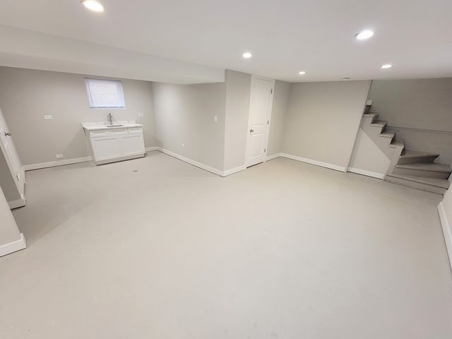 6308 W Cornelia Avenue, Chicago, IL 60634