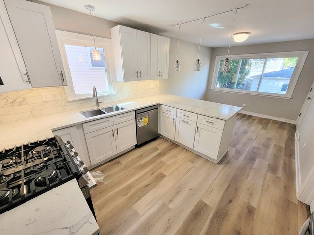 6308 W Cornelia Avenue, Chicago, IL 60634