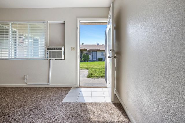 2840 N 1st Street, Fresno, CA 93703