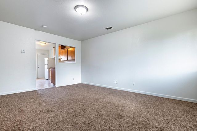 2840 N 1st Street, Fresno, CA 93703