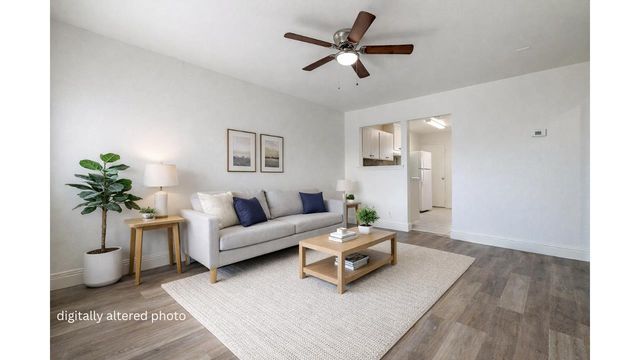 2840 N 1st Street, Fresno, CA 93703