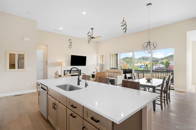 2015 Grayside Circle, Castle Rock, CO 80109