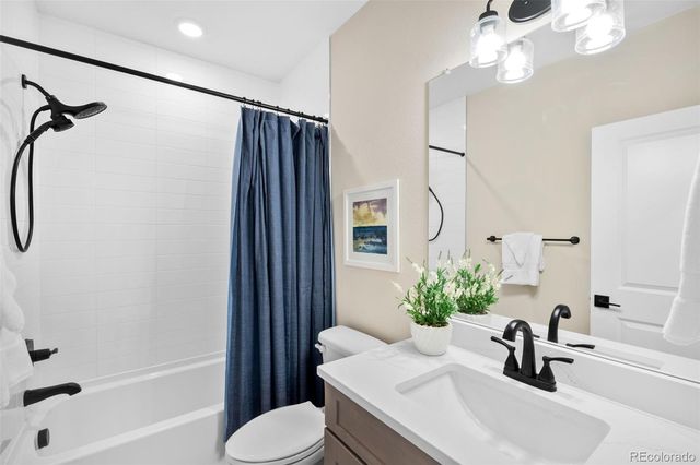 2015 Grayside Circle, Castle Rock, CO 80109