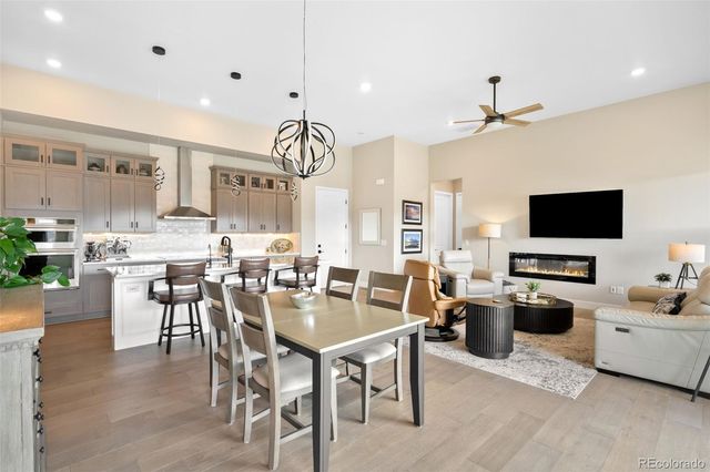 2015 Grayside Circle, Castle Rock, CO 80109