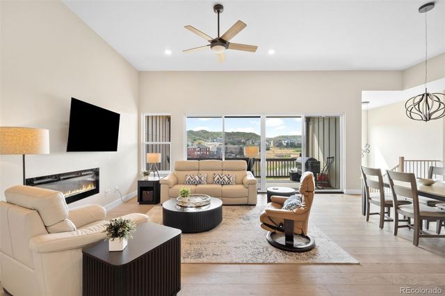 2015 Grayside Circle, Castle Rock, CO 80109