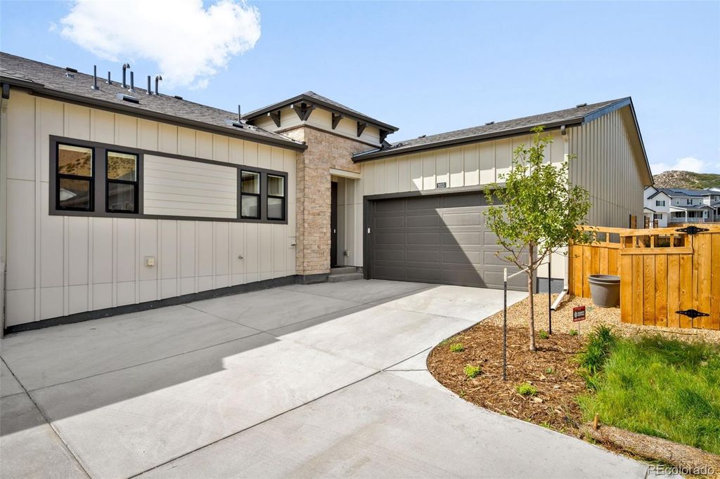 2015 Grayside Circle, Castle Rock, CO 80109