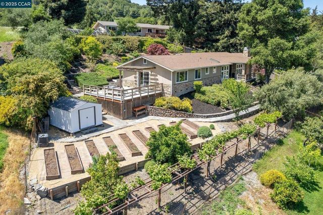 70 Lost Valley Dr, Orinda, CA 94563