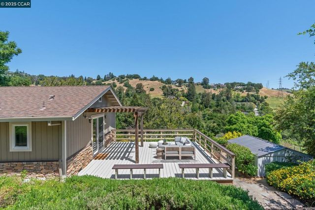 70 Lost Valley Dr, Orinda, CA 94563