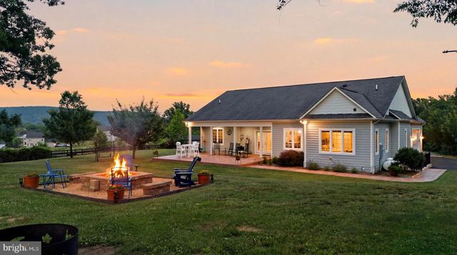 13855 PARIS BREEZE PL, Hillsboro, VA 20132